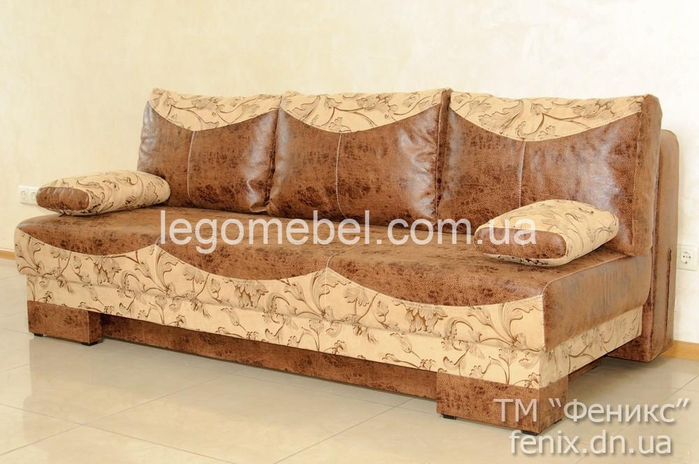01_charli_3_divan_b1512919539